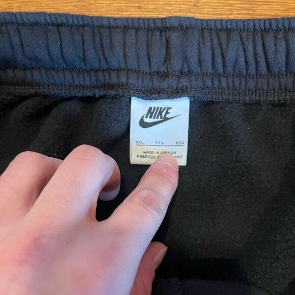 Nike Pants (Modern) - Picture 5 of 8